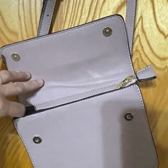 Simple cross body purse - Picture 2 of 3